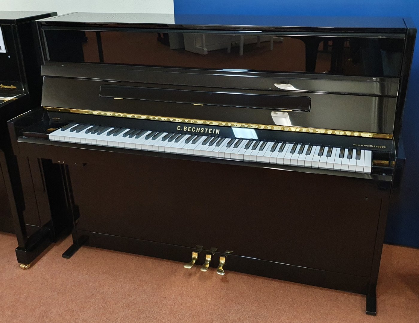 C. Bechstein A-114 modern von 2018 in Schwarz glänzend