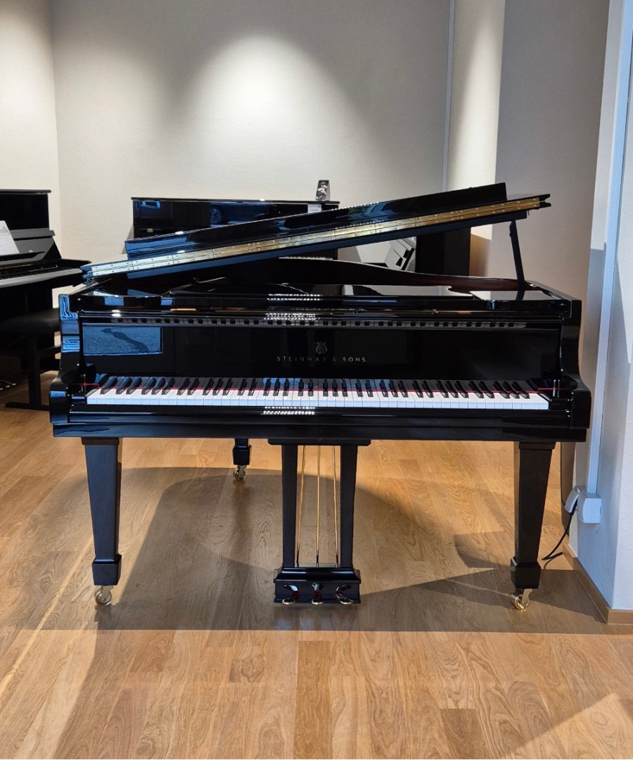 Steinway & Sons A-188 von 1991 in Schwarz glänzend