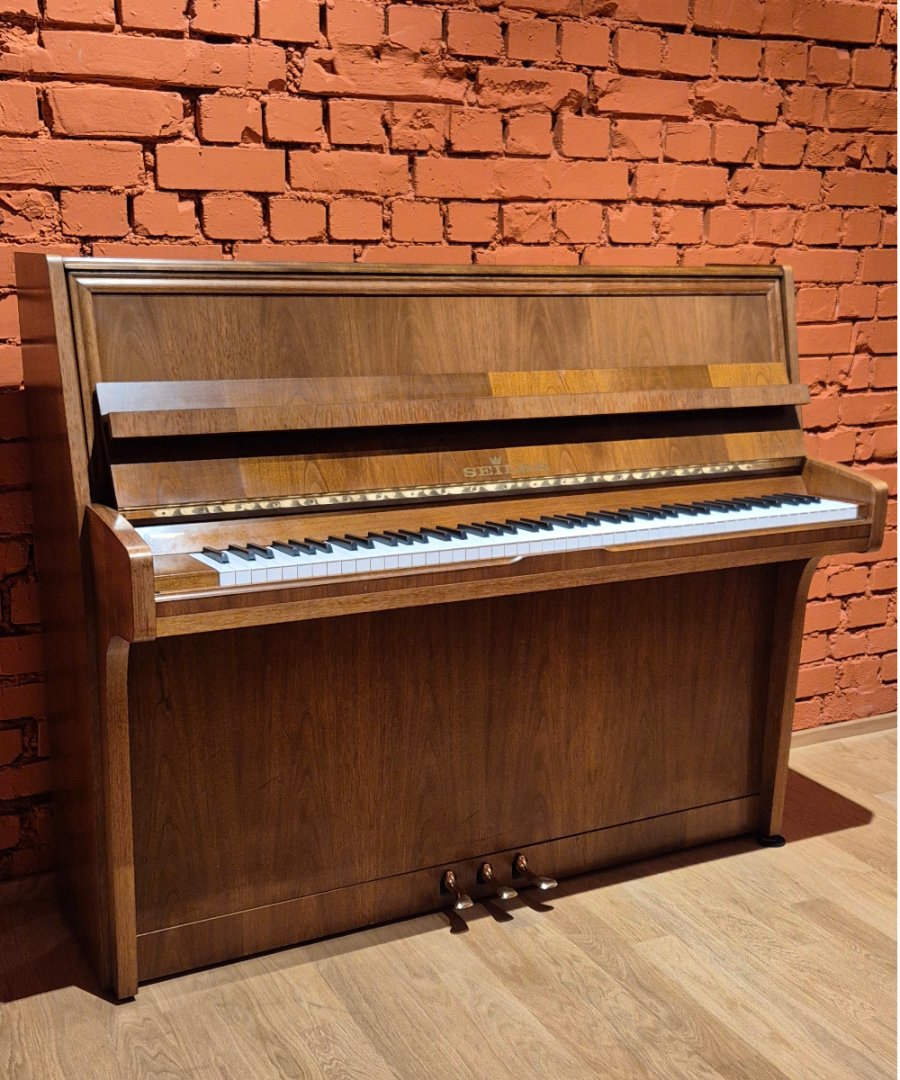 Seiler 118 von 1989 in Nussbaum matt