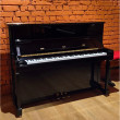 Yamaha P-121 HG von 2020 in Schwarz glänzend