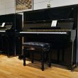 Steinway & Sons K132 von 2002 in Schwarz glänzend