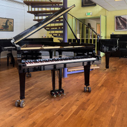 Yamaha C5 von 1984 in Schwarz glänzend