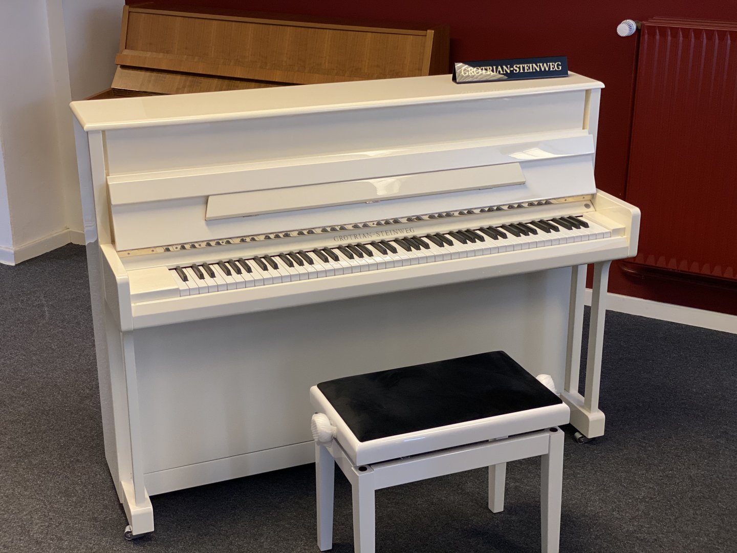 Grotrian-Steinweg Friedrich 111 von 2017 in Weiß glänzend