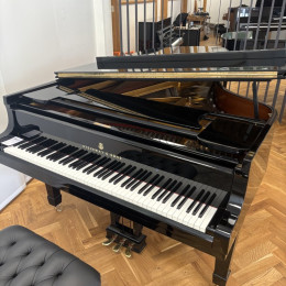 Steinway & Sons B 211 von 1971 in Schwarz glänzend