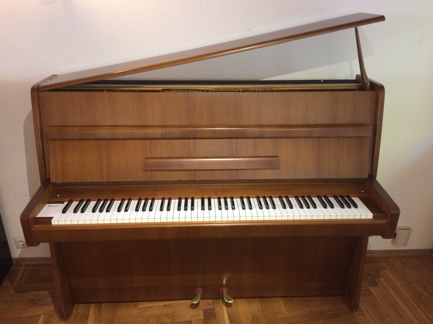 Steinway & Sons Z von 1960 in Nussbaum glänzend