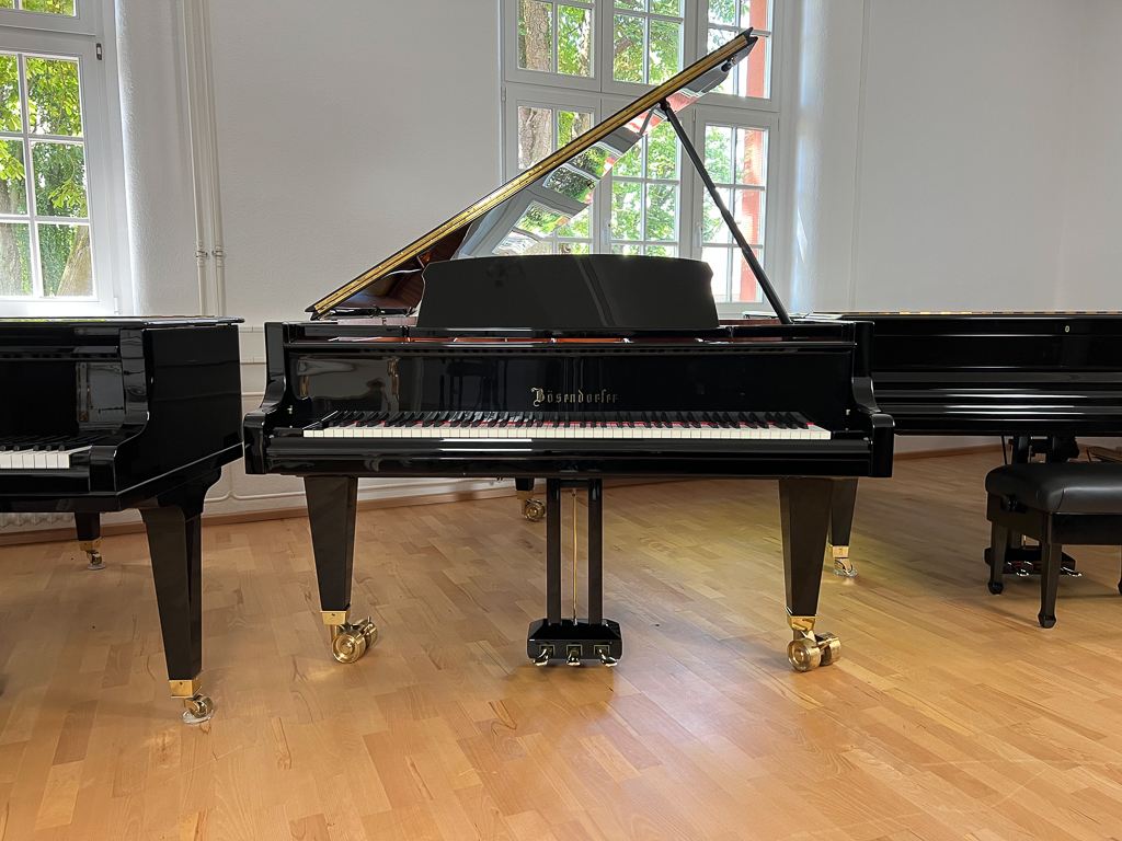 Bösendorfer Konzert 225 von 1981 in Schwarz glänzend