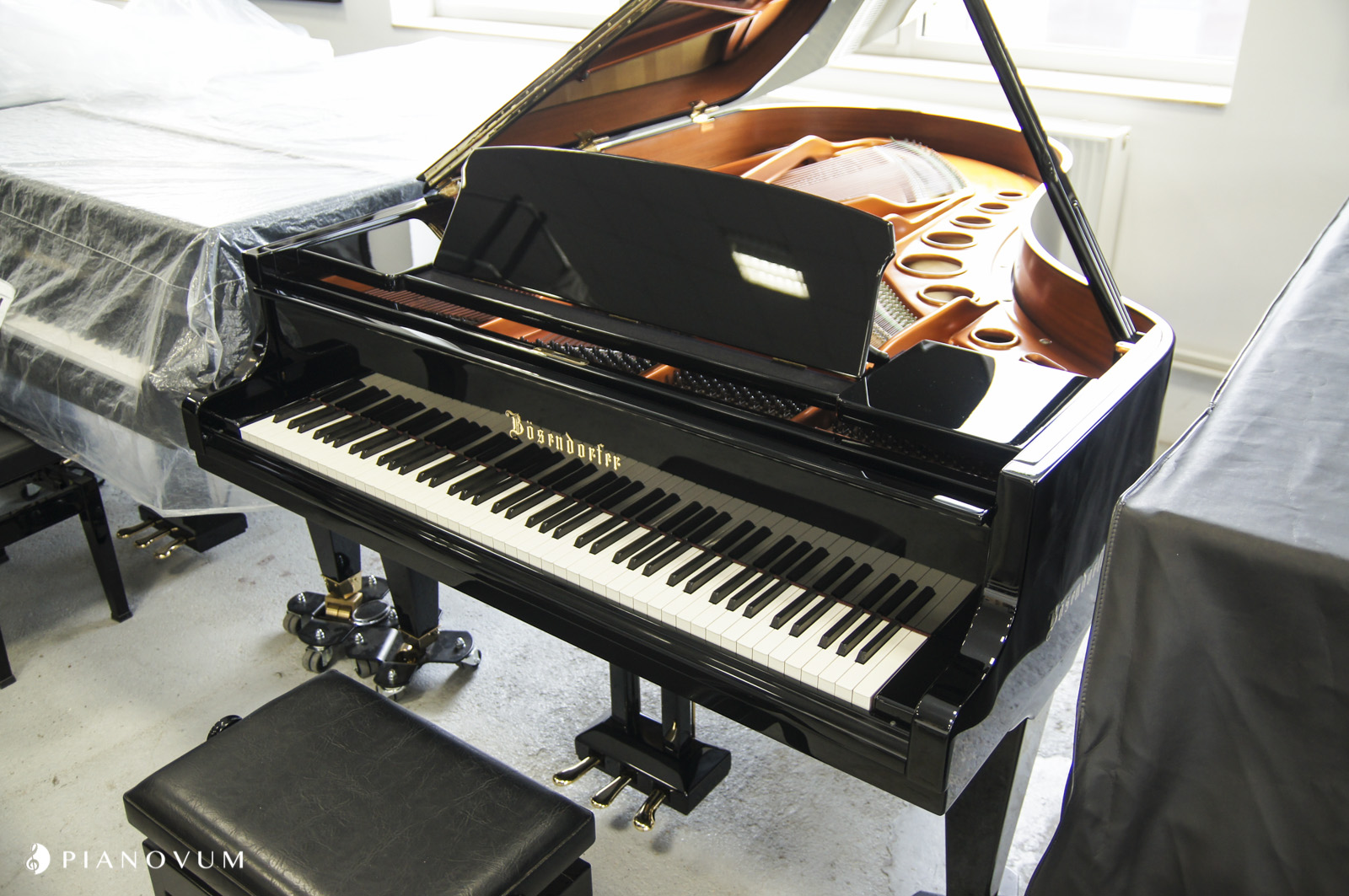 Bösendorfer 200 von 1982 in Schwarz glänzend