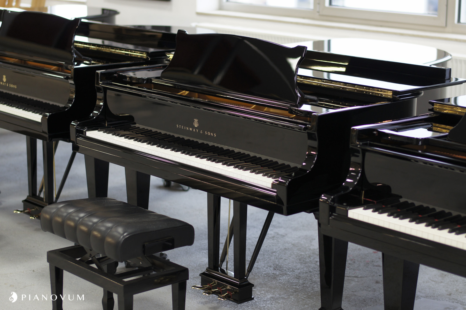 Steinway & Sons A-188 von 1981 in Schwarz glänzend