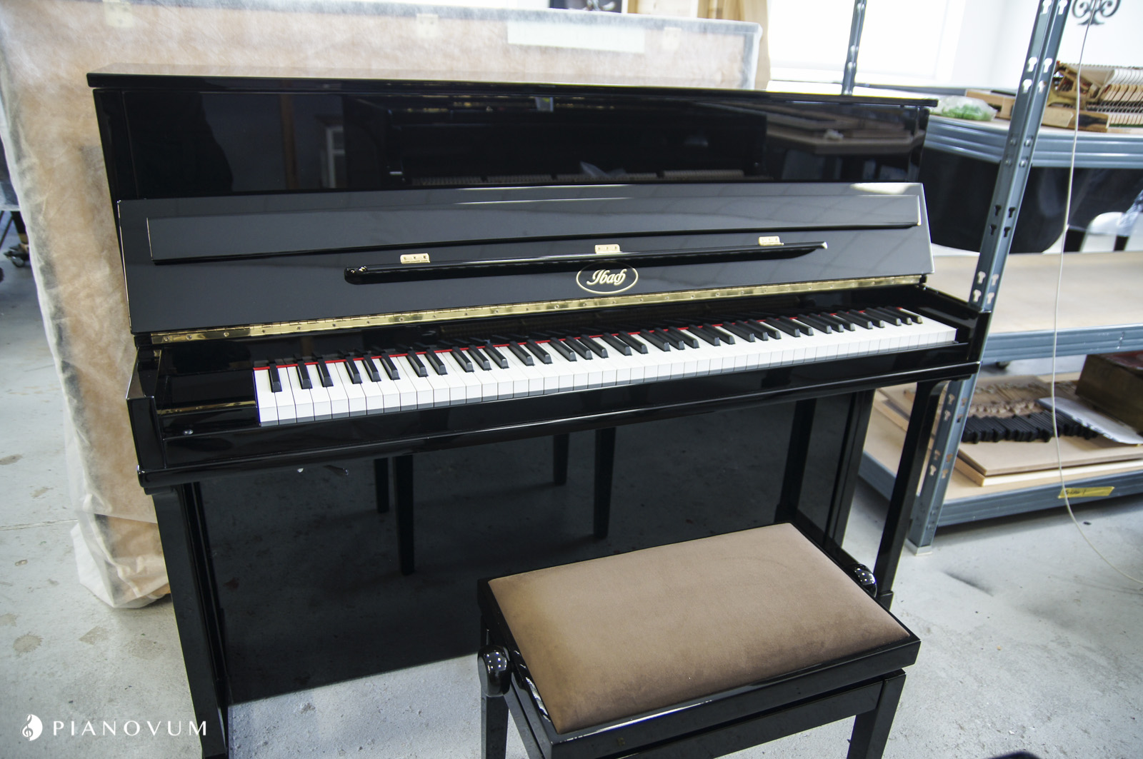 Ibach B-114 von 1990 in Schwarz glänzend