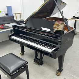 Steinway & Sons B-211 von 1987 in Schwarz glänzend