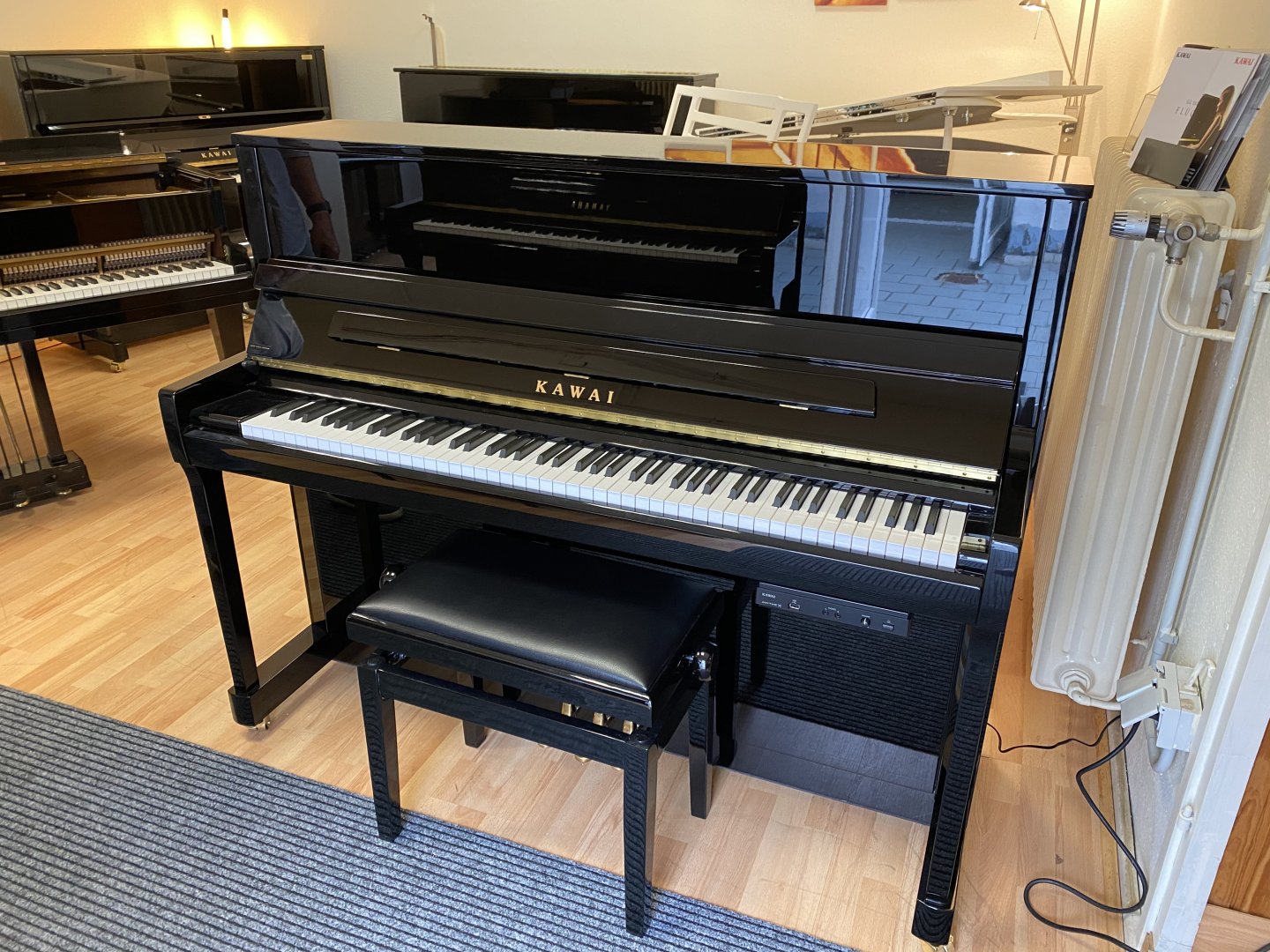 Kawai K 300 schwarz poliert ATX2 von 2016 in Schwarz glänzend