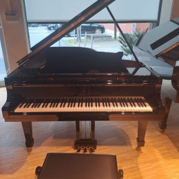 Steinway & Sons B-211 von 2013 in Schwarz glänzend